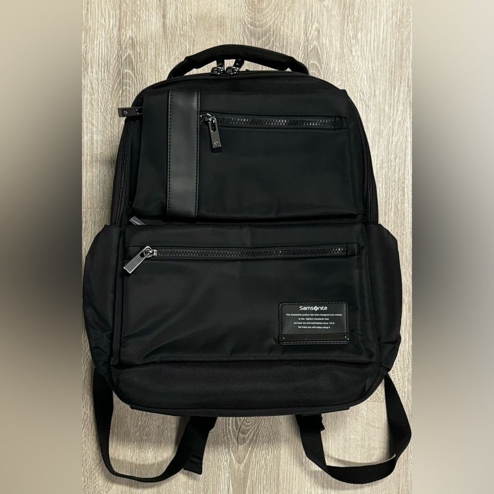 Samsonite black backpack - NWOT